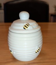 Dunelm Bee Ceramic Honey Pot With Lid Cottage Core Style Cream and Yellow