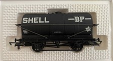 Airfix GMR - 54346-0 - Airfix OO Gauge BP Petrol Tanker in Black 3967