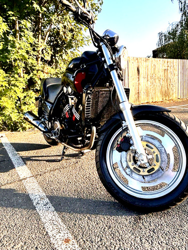 Yamaha max 1200 - v,