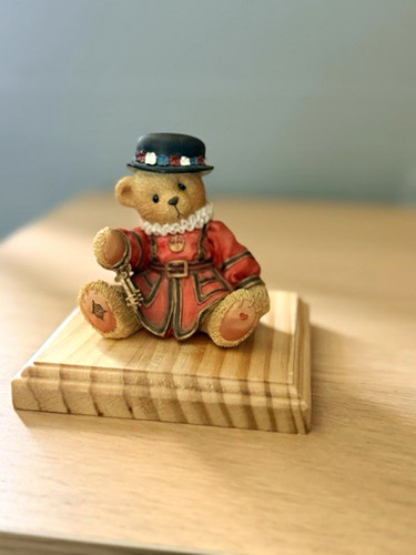 Small teddy bear figurine - small,