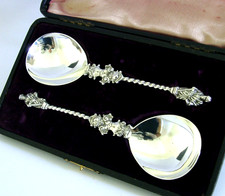 PAIR of ENGLISH STERLING SILVER APOSTLE SERVING SPOONS 90g 1898 ANTIQUE CASED