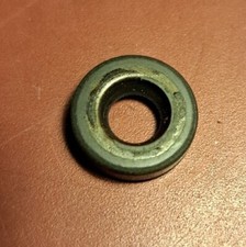 Kawasaki Triple Tacho Drive Oil Seal 92054-004,7 14 4,KH250,S1,S2,KH400,H1,H2