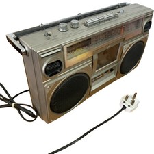 Vintage Hitachi Stereo Radio