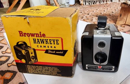 Vintage kodak brownie hawkeye - vintage,