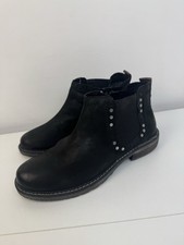 Pavers Relife  Black Women’s