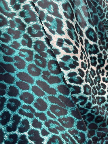 Green and beige cheetah - green,