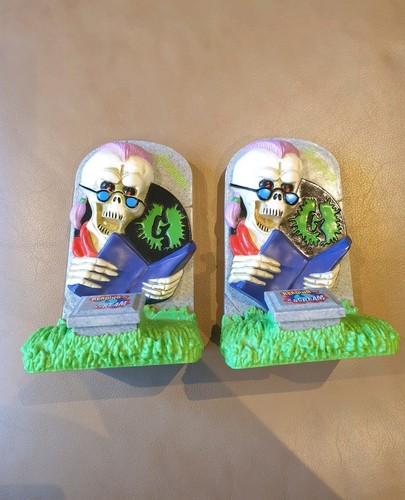 Goosebumps bookends 1996 curly - goosebumps,