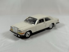Burago 1/22 Scale Die Cast Model Rolls Royce Camargue - White