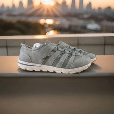 TRAINERS SIZE 7 WOMENS LADIES