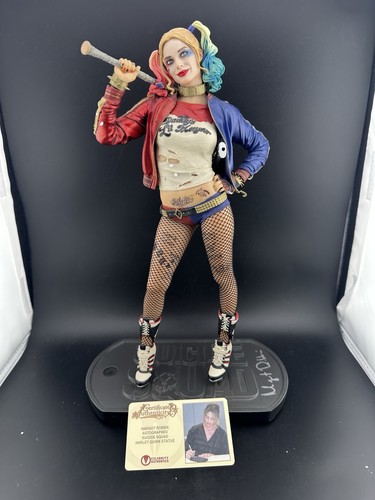 Margot robbie autographed - autographed, dc