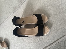 New Ladies Sandals Medium Wedge With Ankle Strap Size 7 Heel Size 3”