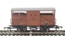 Hornby R6737, 10 ton Maunsell