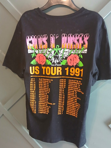 Guns roses tour - guns, us