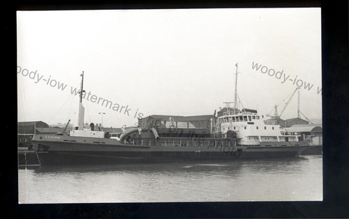 Ce4776 dredger s - dredger, d