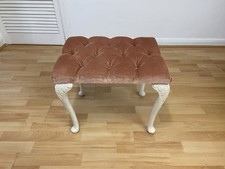Vintage Style Dressing Table Vanity Stool With Queen Anne Legs & Buttoned Design