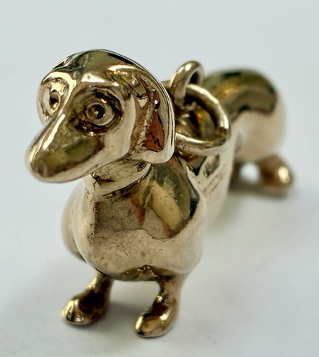 9ct yellow gold - gold, dog