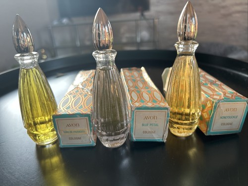 Avon set honeysuckle blue - of,