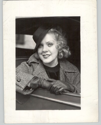 Hollywood musical singer - musical,