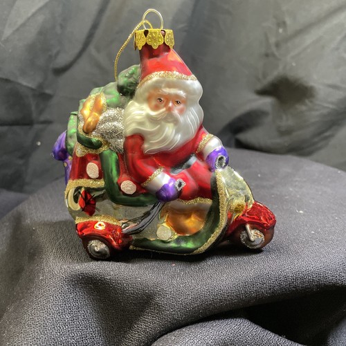 Santa scooter vespa - on,