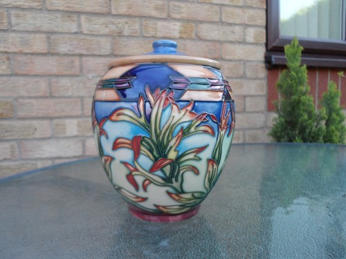 Moorcroft pottery indian - ,