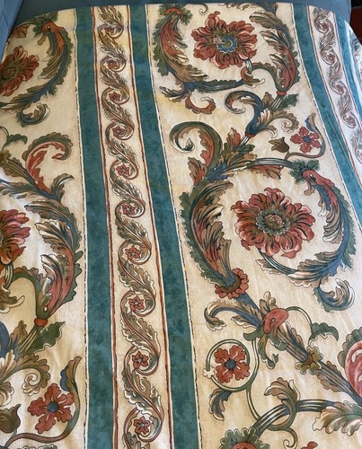 Crowson rococo acorn - ‘rococo’,