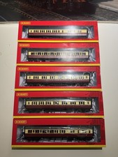 Hornby Ex-GWR Collett coaches
