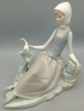 Lladro Porcelain Shepherdess with Dove 4660 VGC Height 17cm