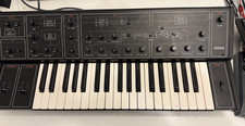 Vintage Yamaha CS-10 Analogue Synthesizer