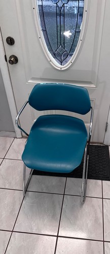 Nice chairs with metal legs