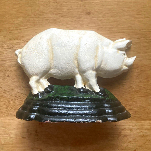 Cast iron pig design door - , stop