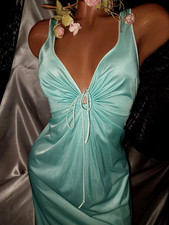 VTG SILKY NYLON SKY BLUE