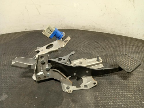 Ford fiesta active pedal - ford,