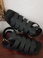 LADIES SANDALS SIZE 4