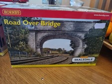 BNIB 00 Gauge HORNBY R8571