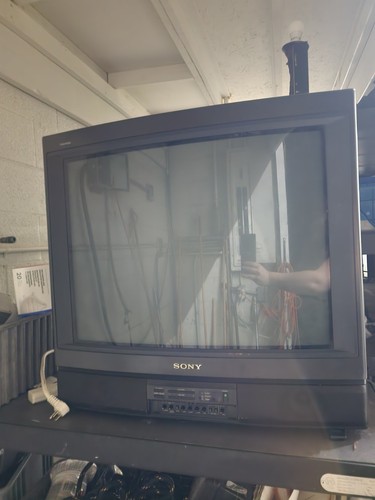 Vintage sony trinitron color - a,