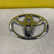 2005-2013 TOYOTA AYGO REAR BOOT BADGE / EMBLEM 754310
