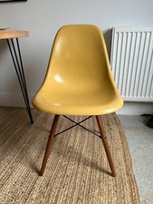 original Herman Miller Eames Dinning Chair Fibreglass 70s