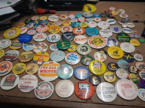Huge job lot vintage badges - job,