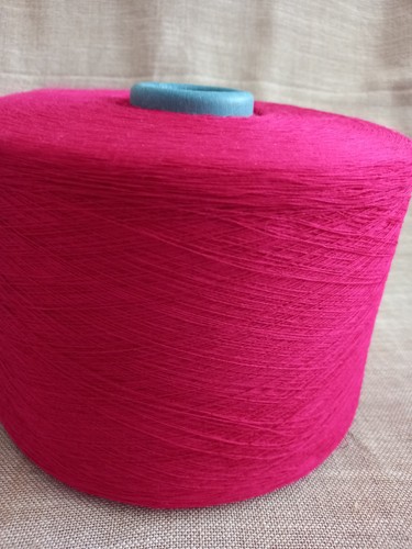 Machine knitting yarn
