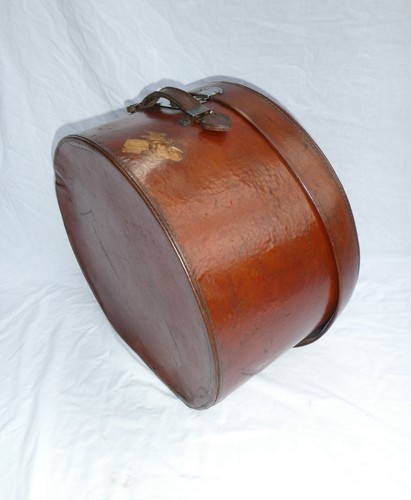 Antique 1920 round leather - 1920's,