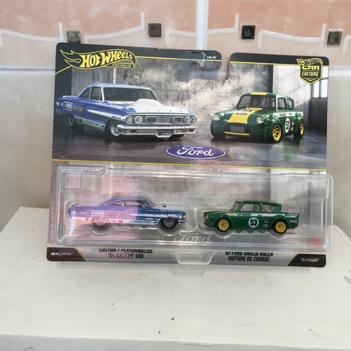 Hot wheels premium - hot, twin