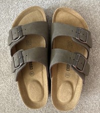 Cushionaire Ladies Sandals 6 NWOT Olive Green