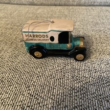 Harrods Express Delivery Van Ceramic Ornament – Vintage Christmas Decor