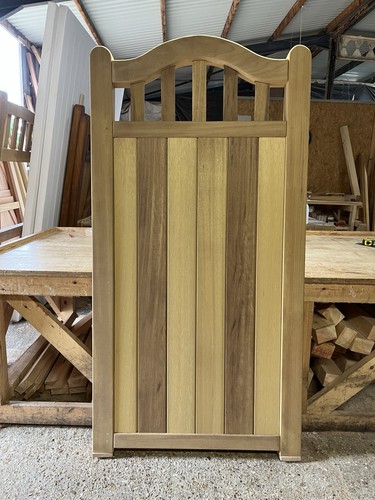 Traditional wooden arch - wooden,