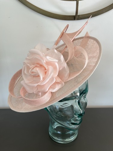 Light pale pink oval - light,