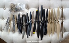 25 x MODEL AIRCRAFT ASSORTED NYLON PROPELLERS