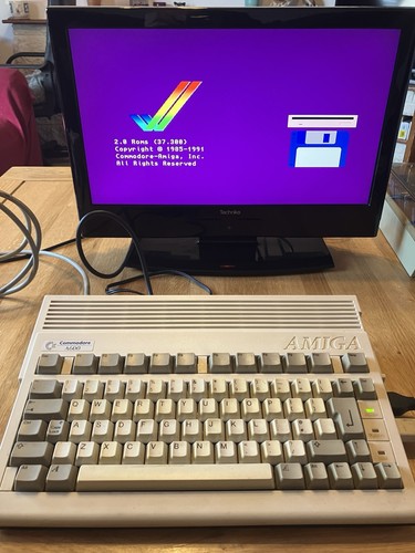 Commodore amiga a600 computer - amiga,
