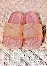 Puma sliders size 6
