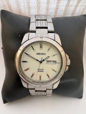 Seiko mens solar powered 100 - solar,