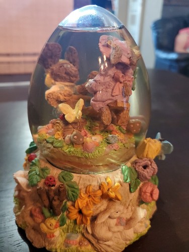 Vtg snow globe musical peter - snow,